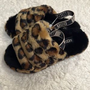 New!! Ugg Toddler size 3
UGG Leopard Printed Open Toe Slingback Sandals